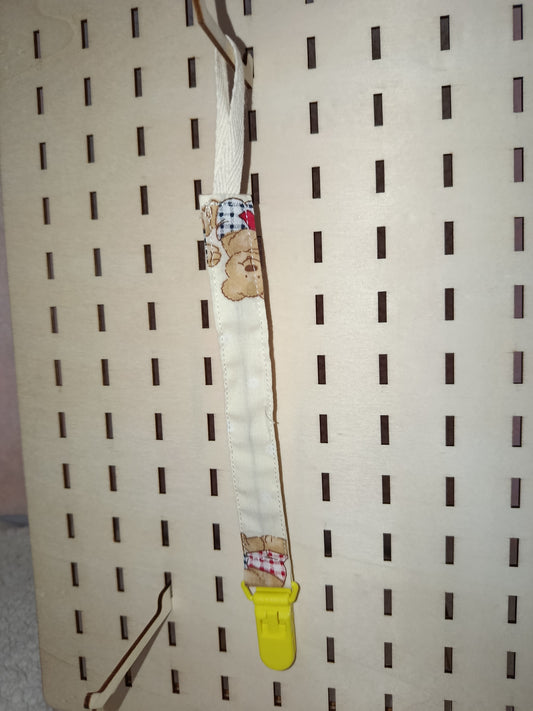 attache tétine