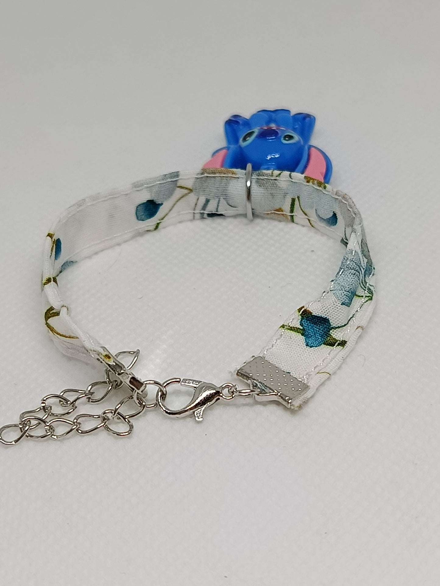 bracelet avec pendentif stitch