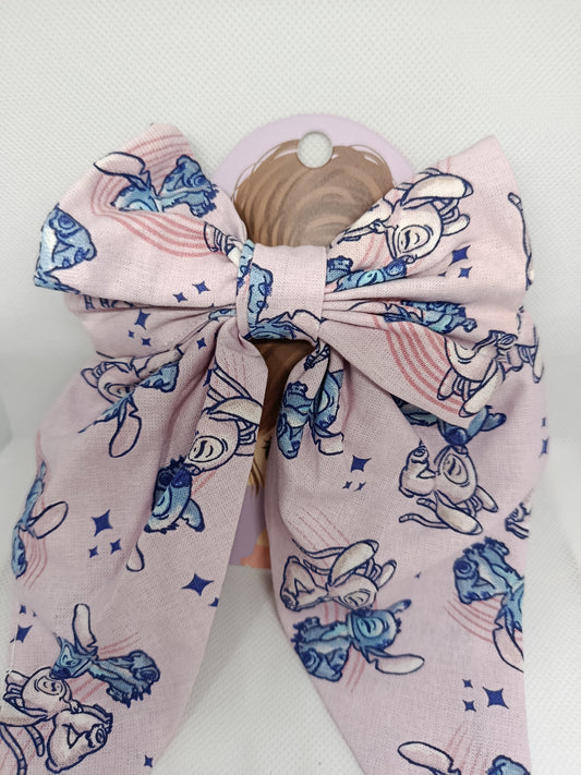 pince avec un nœud volumineux