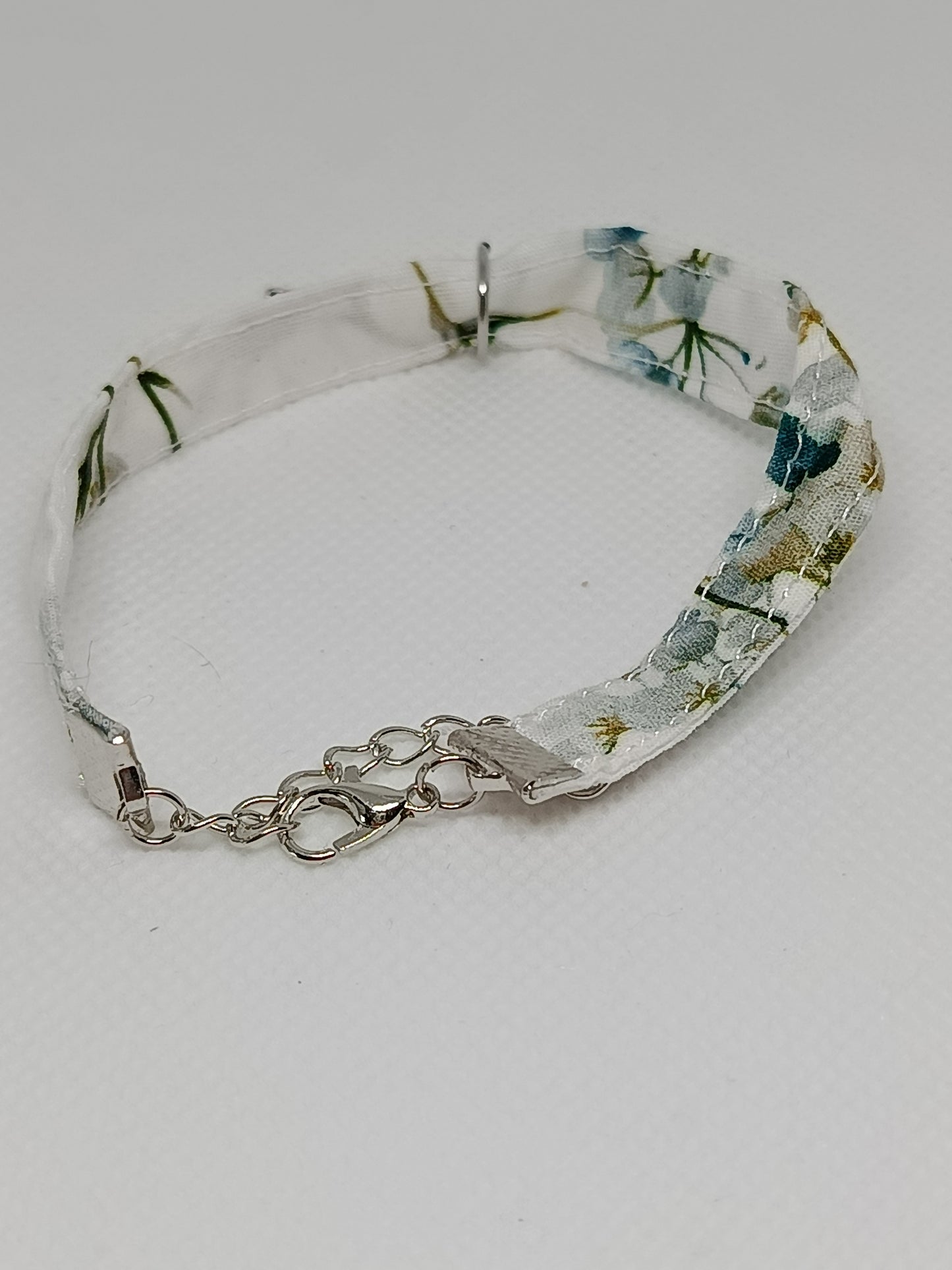 bracelet avec pendentif clé