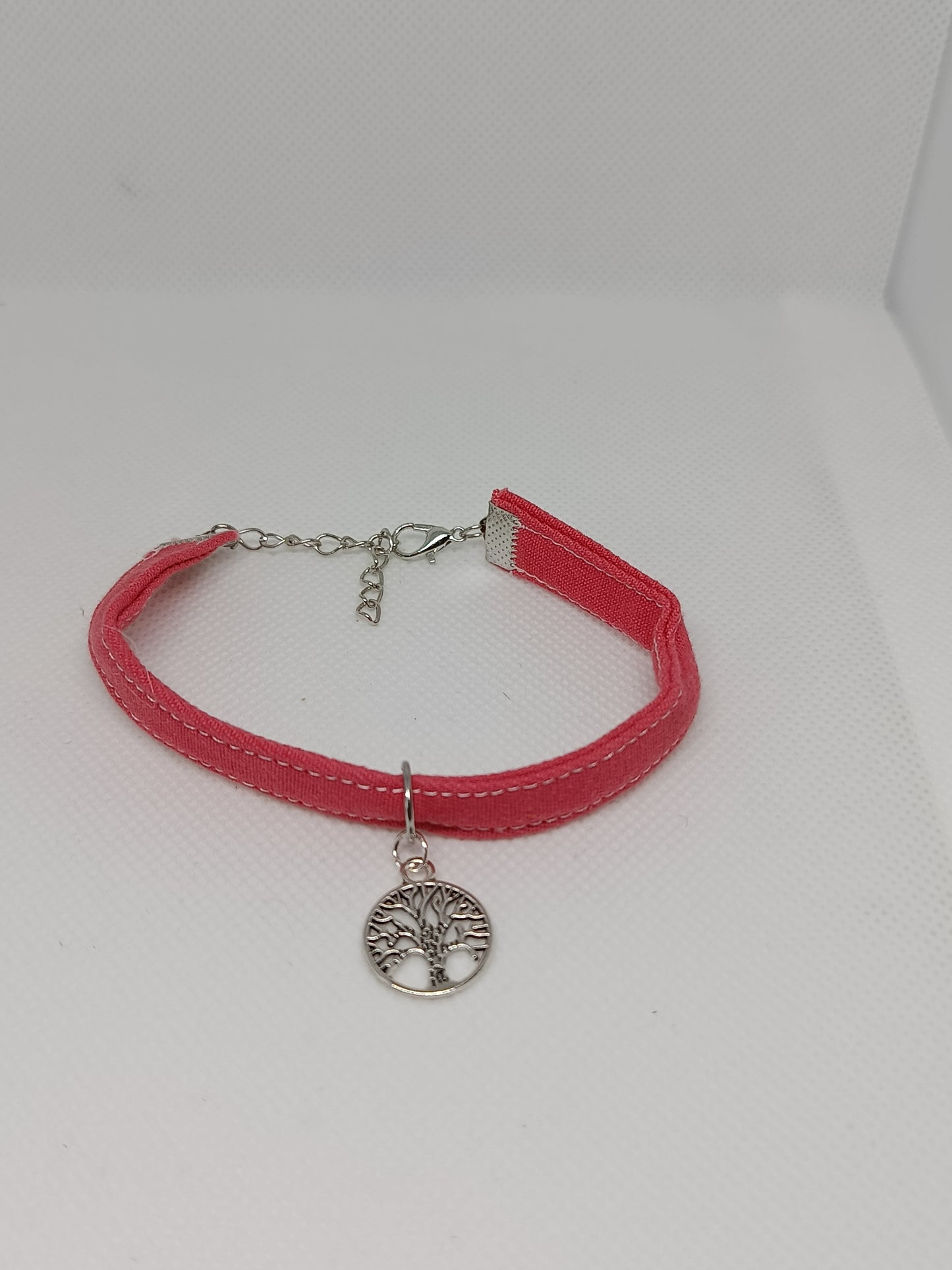 bracelet avec pendentif arbre de vie